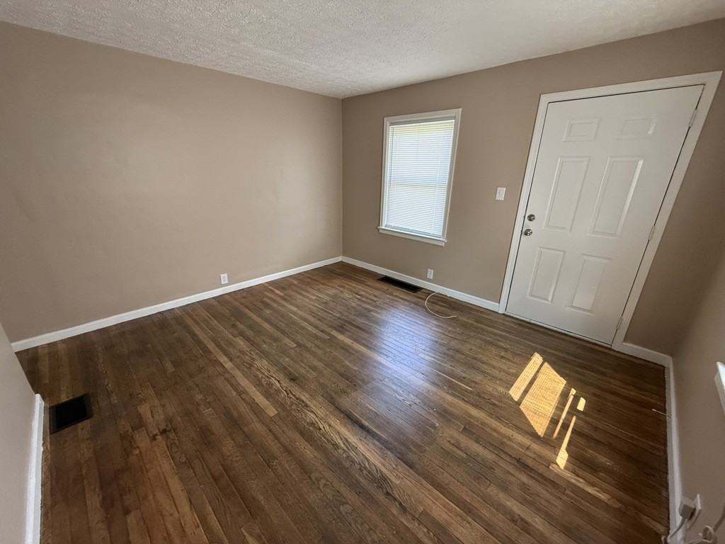 1034 Medford Ave - Photo 2 of 8