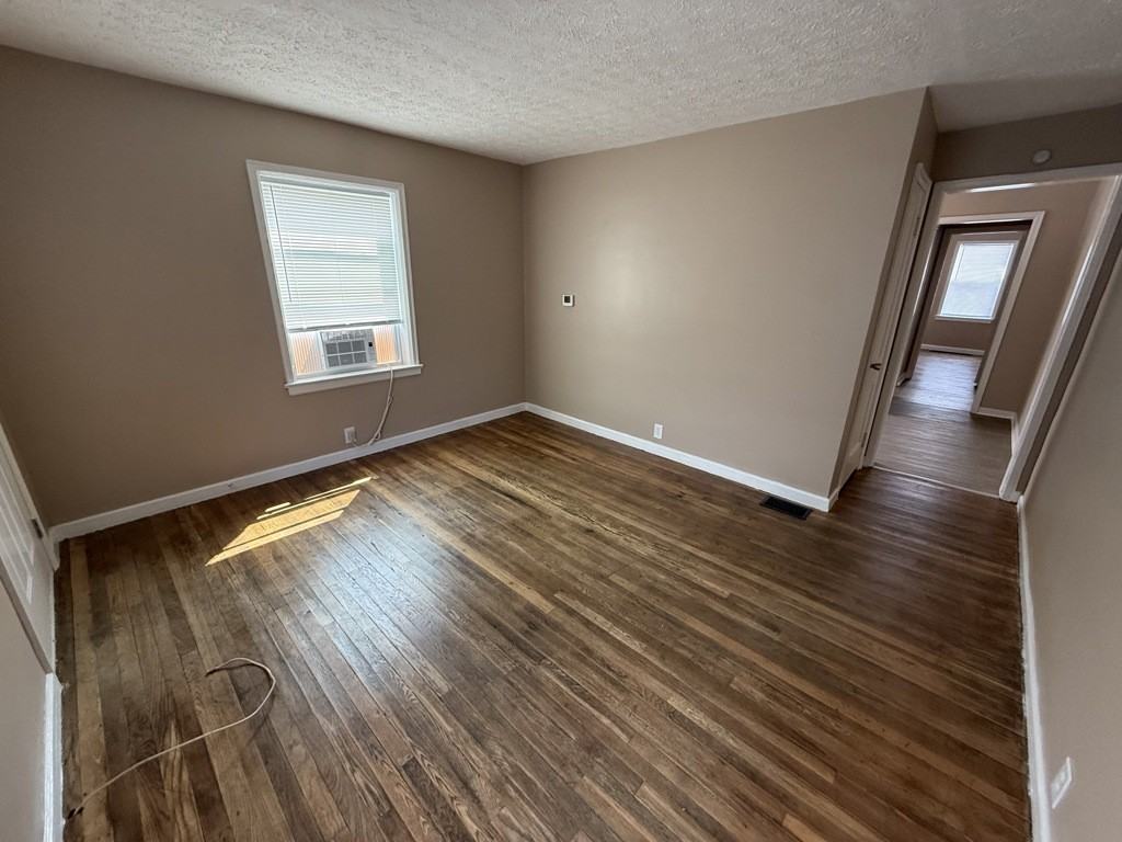 1034 Medford Ave - Photo 3 of 8