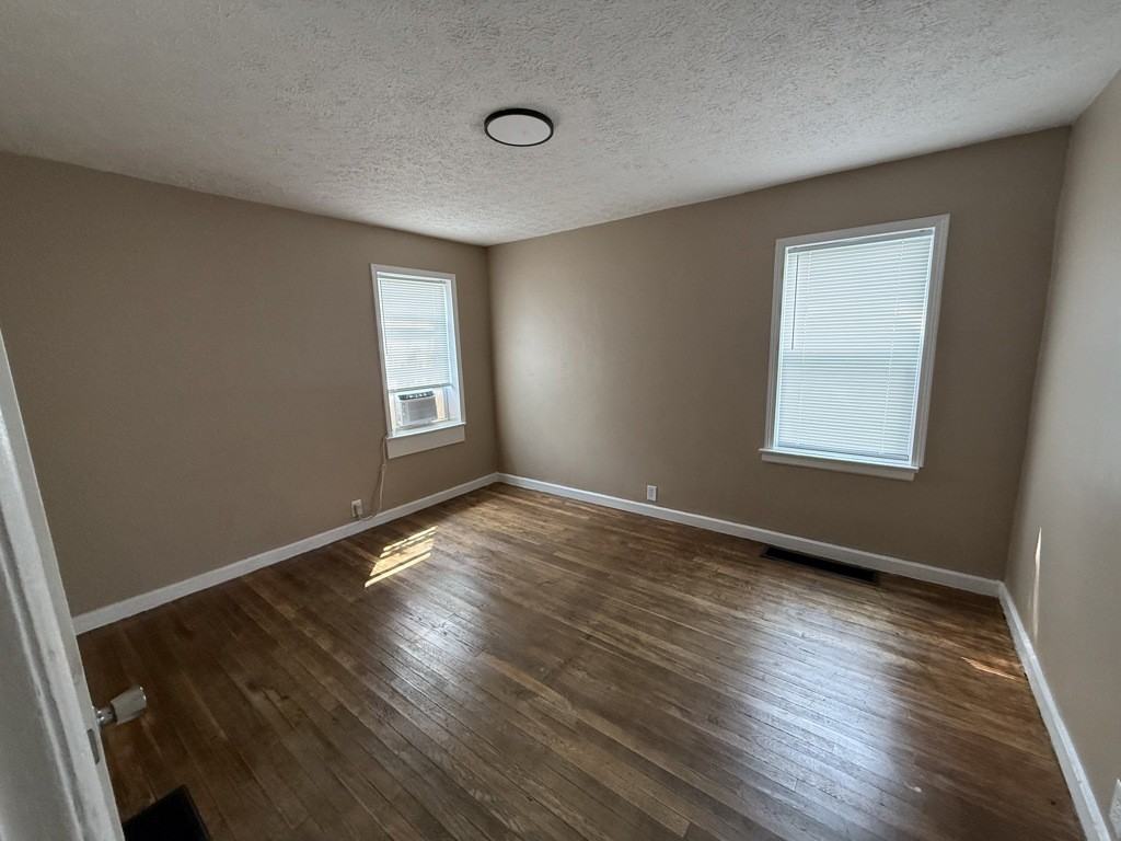1034 Medford Ave - Photo 6 of 8