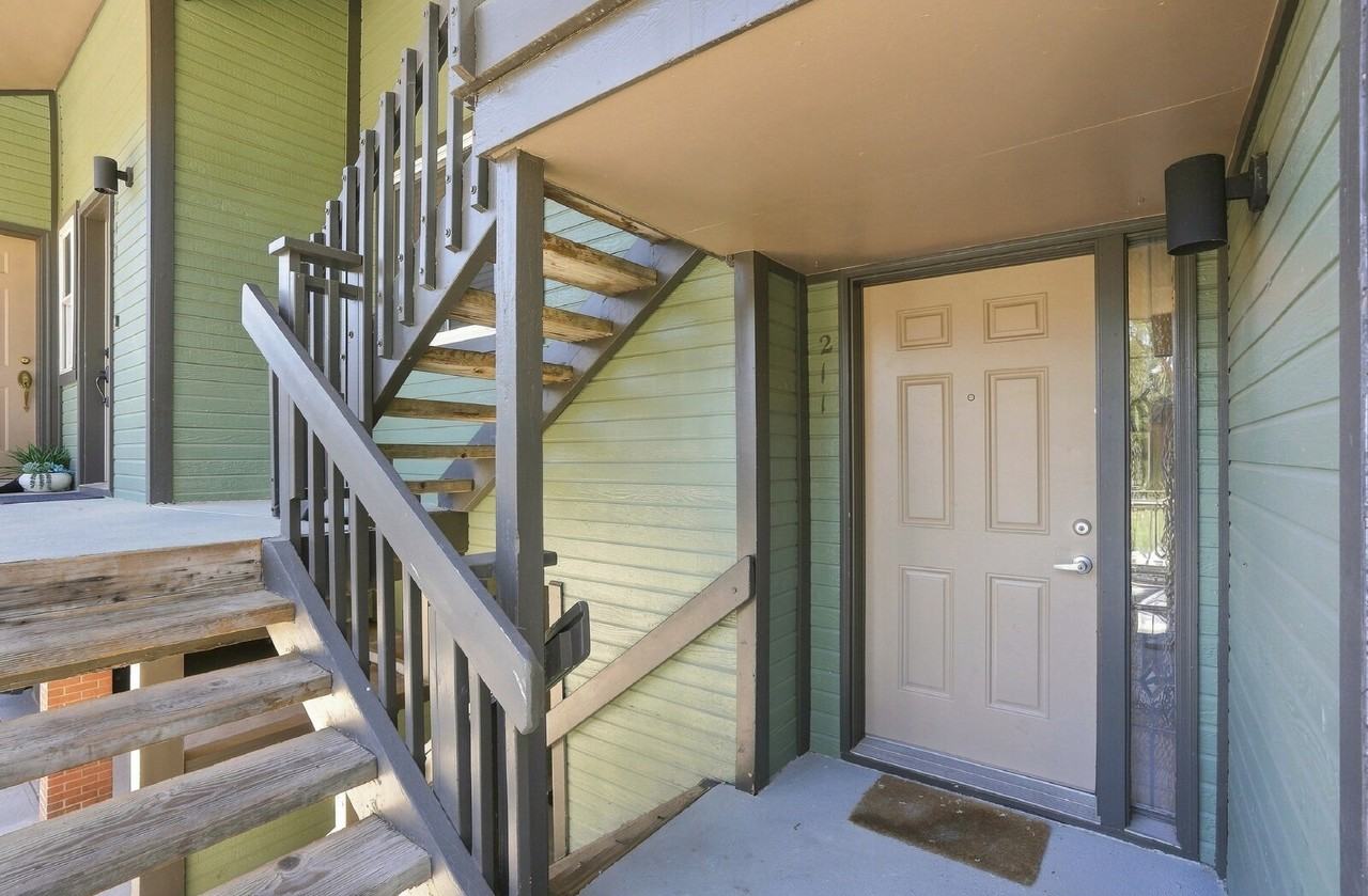 4990 Meredith Way #211 - Photo 3 of 37