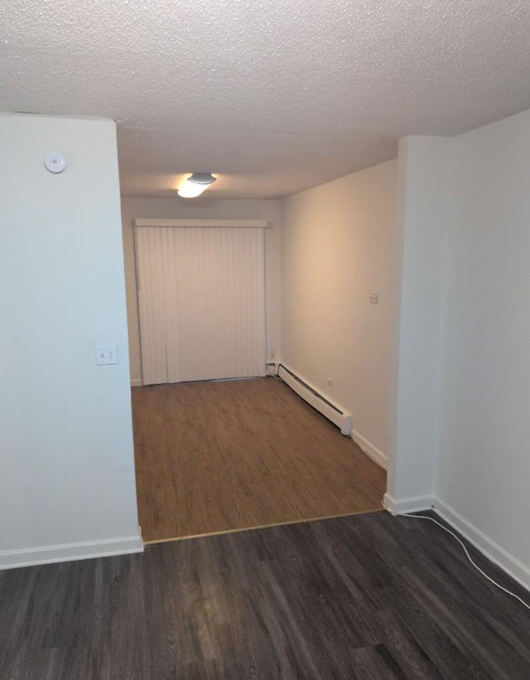 721 Depew St #8 - Photo 3 of 13