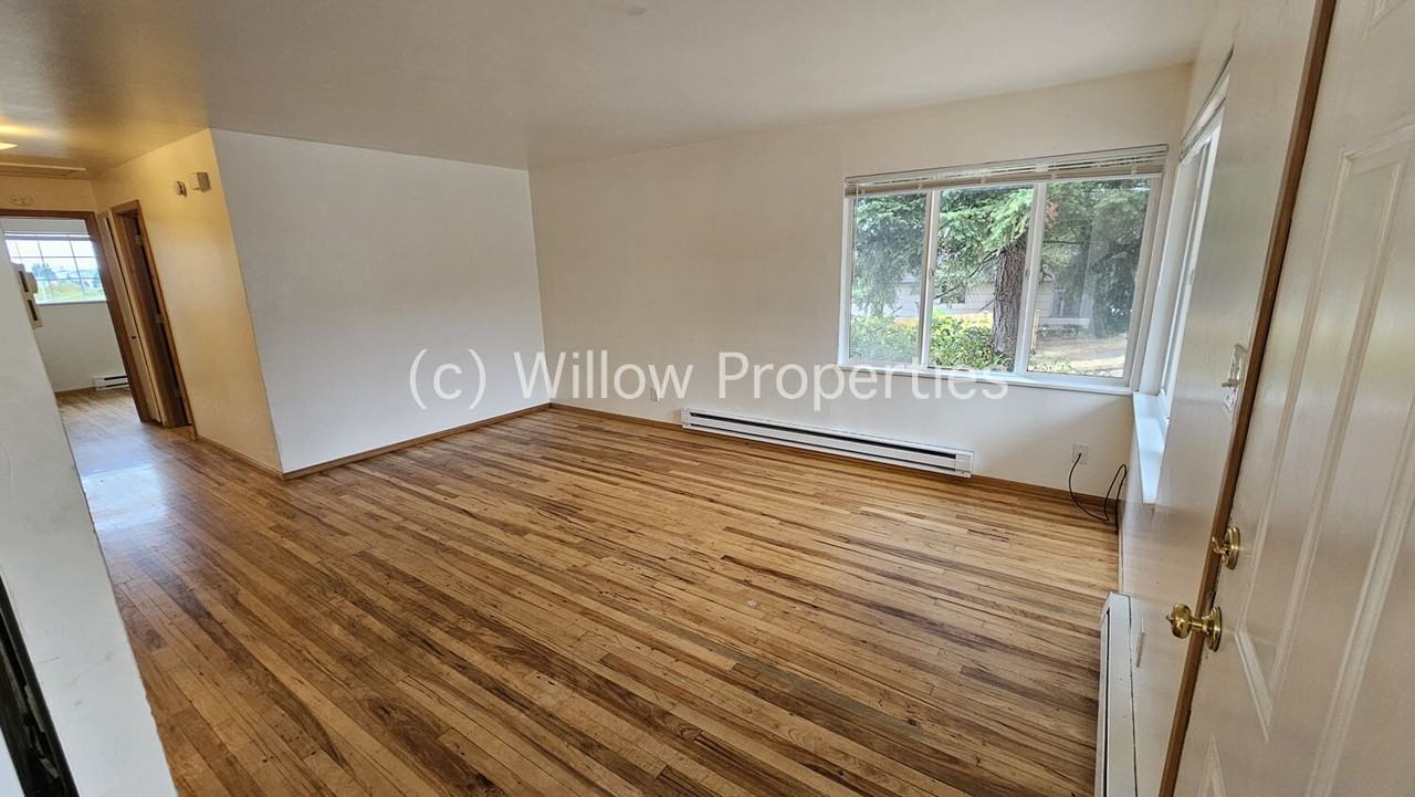 901 S Wright Ave - Photo 3 of 12