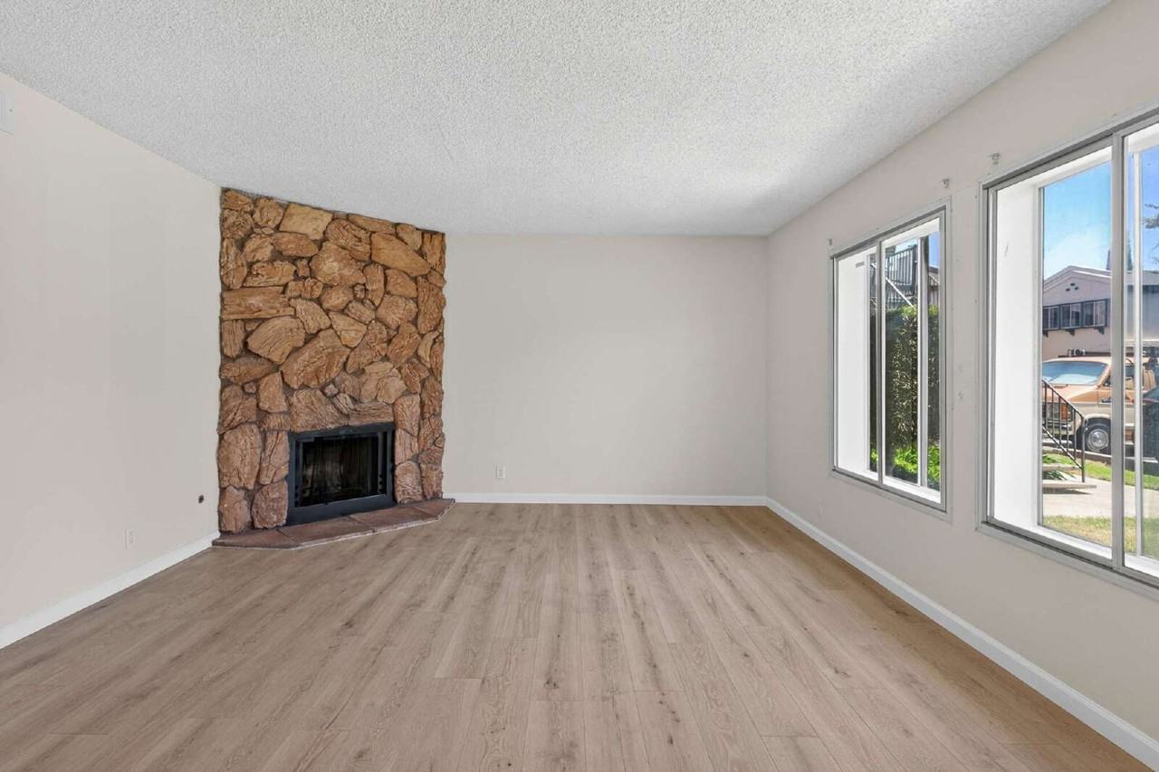 1031 Clyde Ave #1102 - Photo 6 of 48