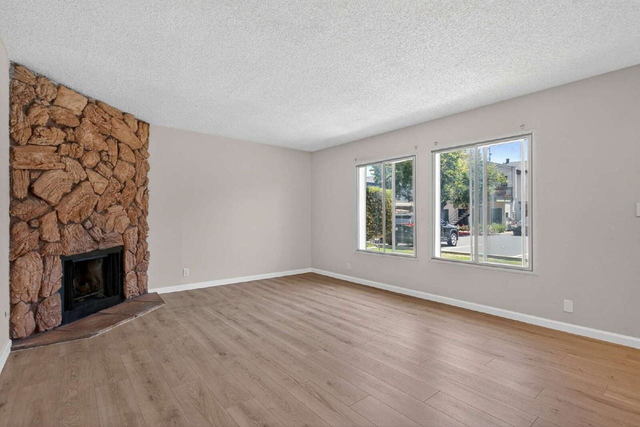 1031 Clyde Ave #1102 - Photo 7 of 48
