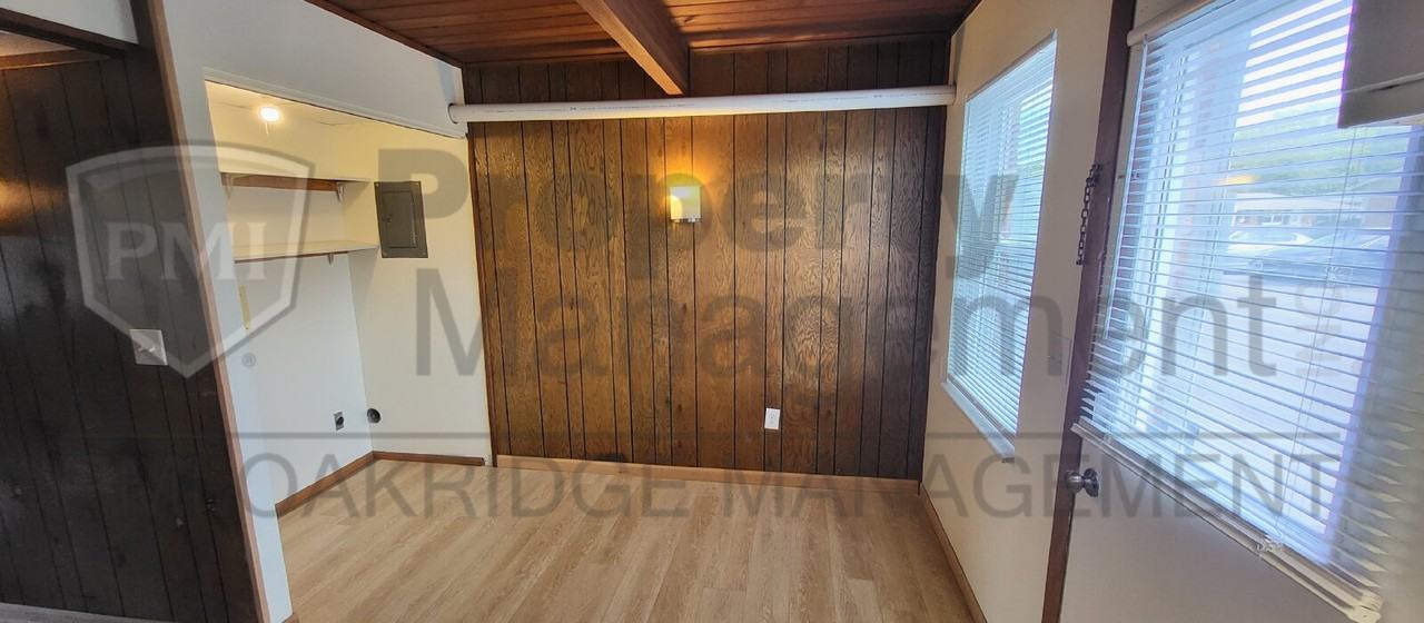 1531 Spruce Ave - Photo 5 of 13