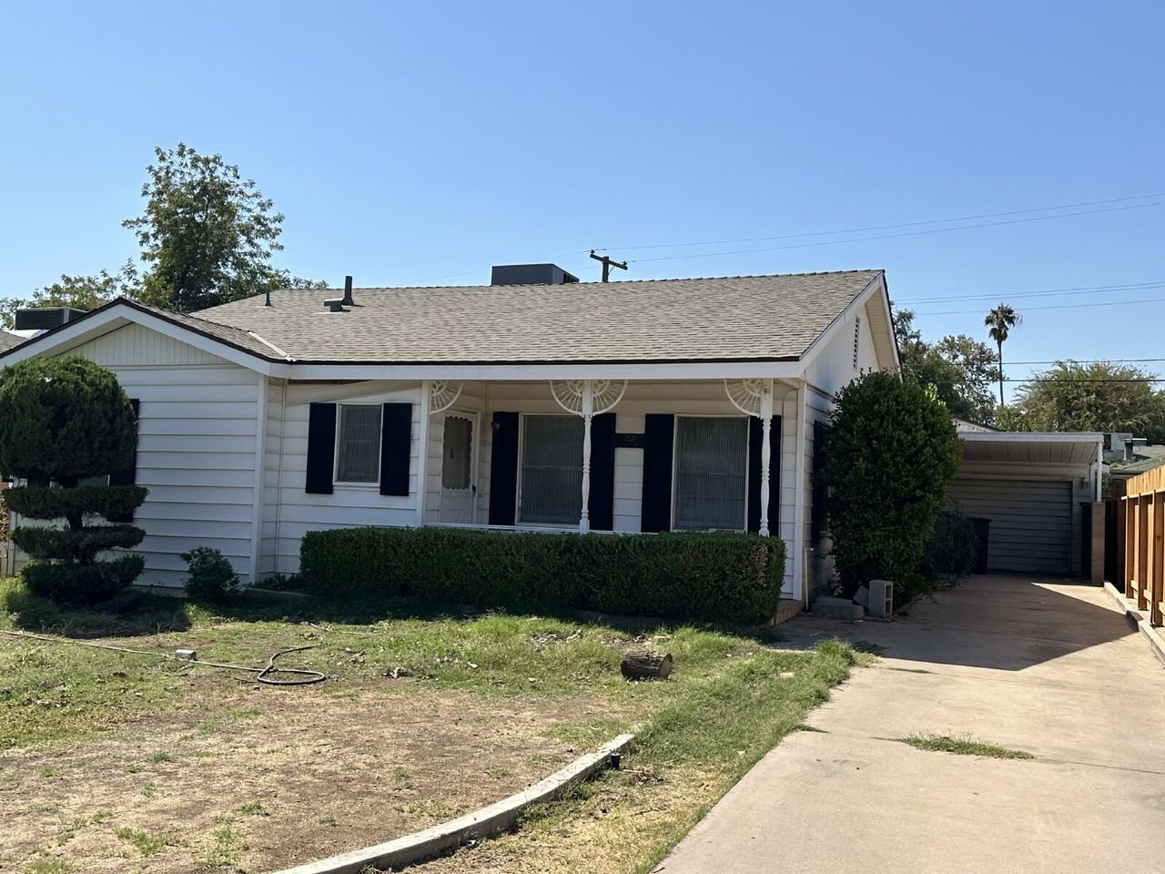 2520 La Siesta Dr - Photo 2 of 17
