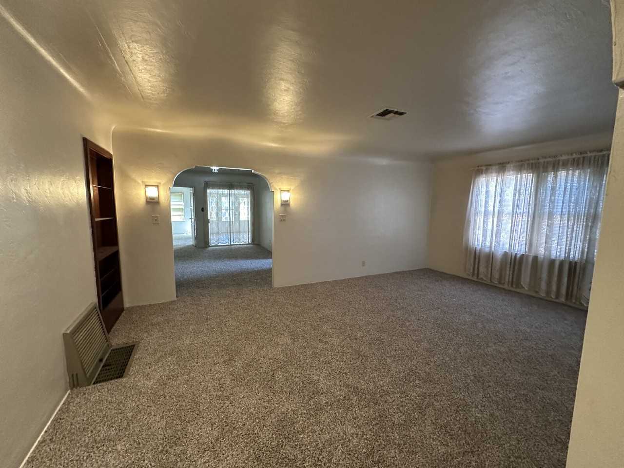 2520 La Siesta Dr - Photo 3 of 17
