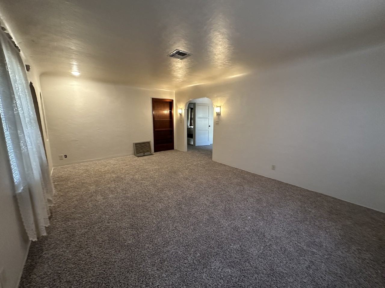 2520 La Siesta Dr - Photo 5 of 17