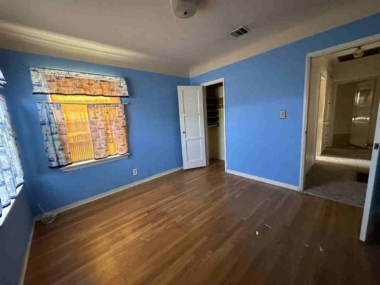 2520 La Siesta Dr - Photo 6 of 17