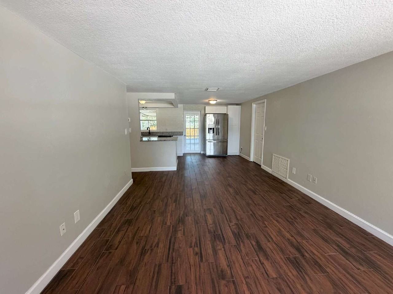 1414 Coppertree Dr - Photo 2 of 14