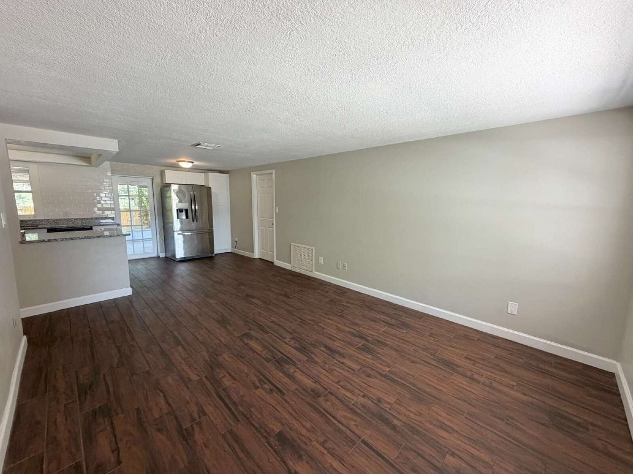 1414 Coppertree Dr - Photo 3 of 14