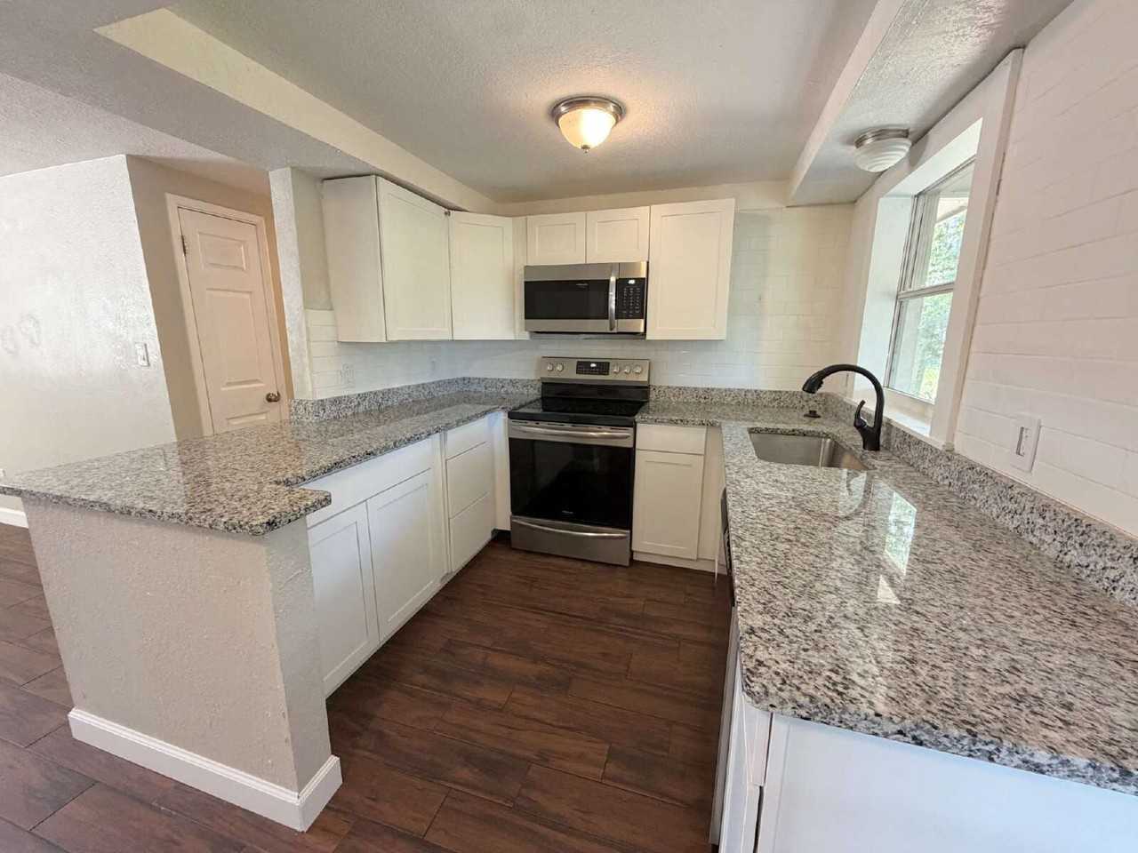 1414 Coppertree Dr - Photo 7 of 14