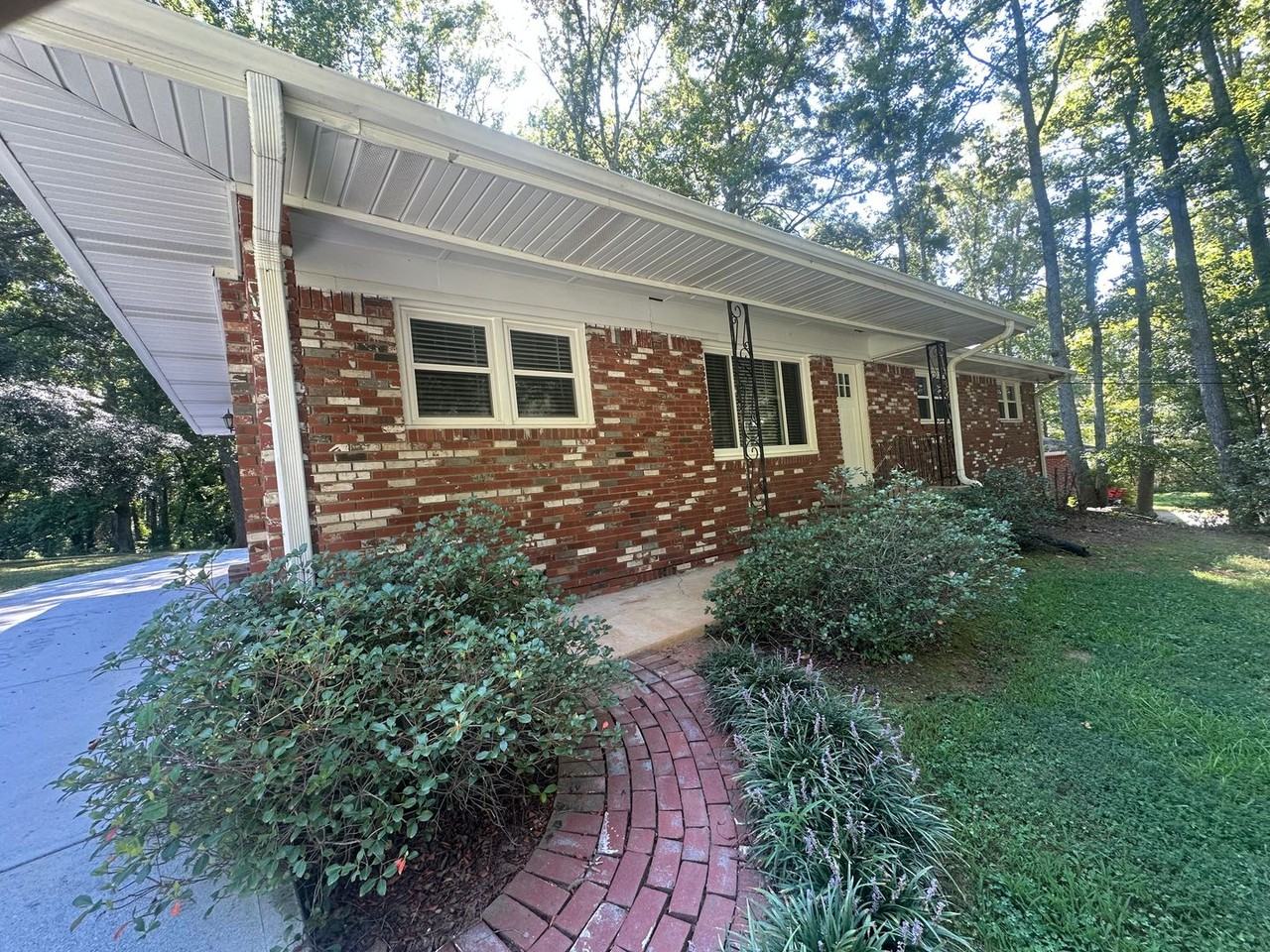 1010 Green Valley Rd Sw - Photo 2 of 22