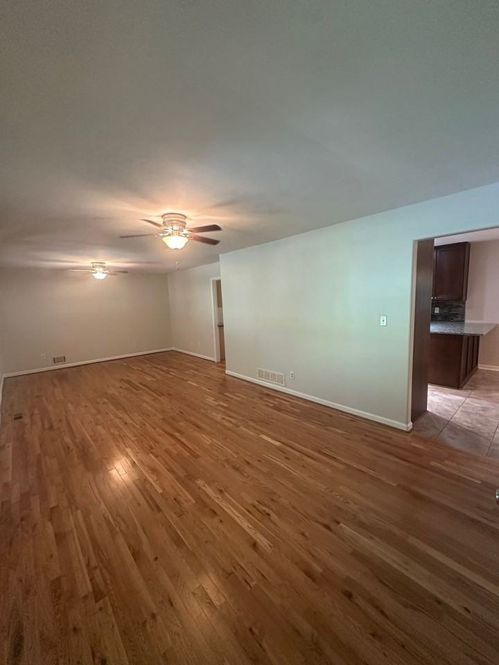 1010 Green Valley Rd Sw - Photo 3 of 22