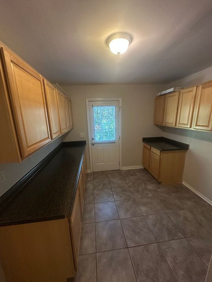 1010 Green Valley Rd Sw - Photo 5 of 22