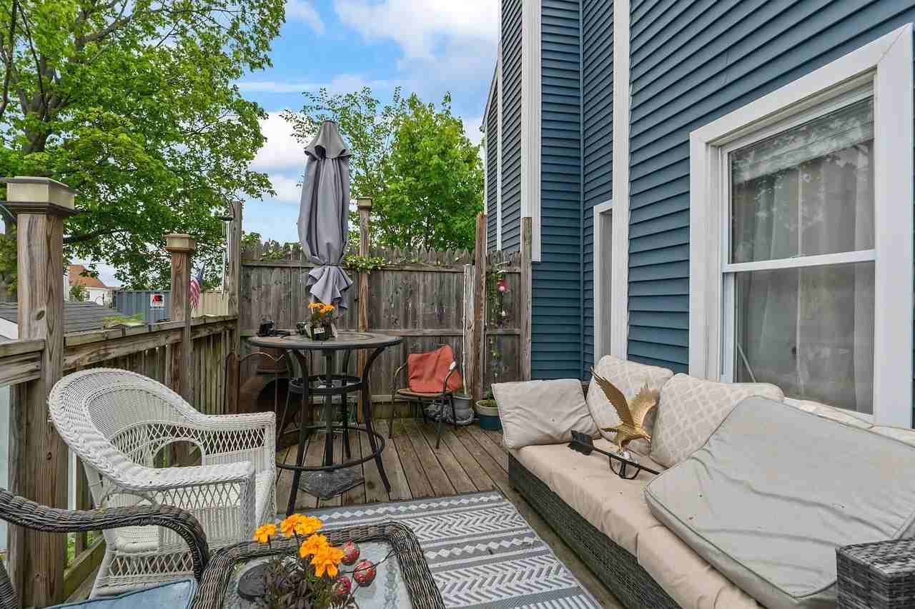 15 Seavey St - Photo 2 of 32