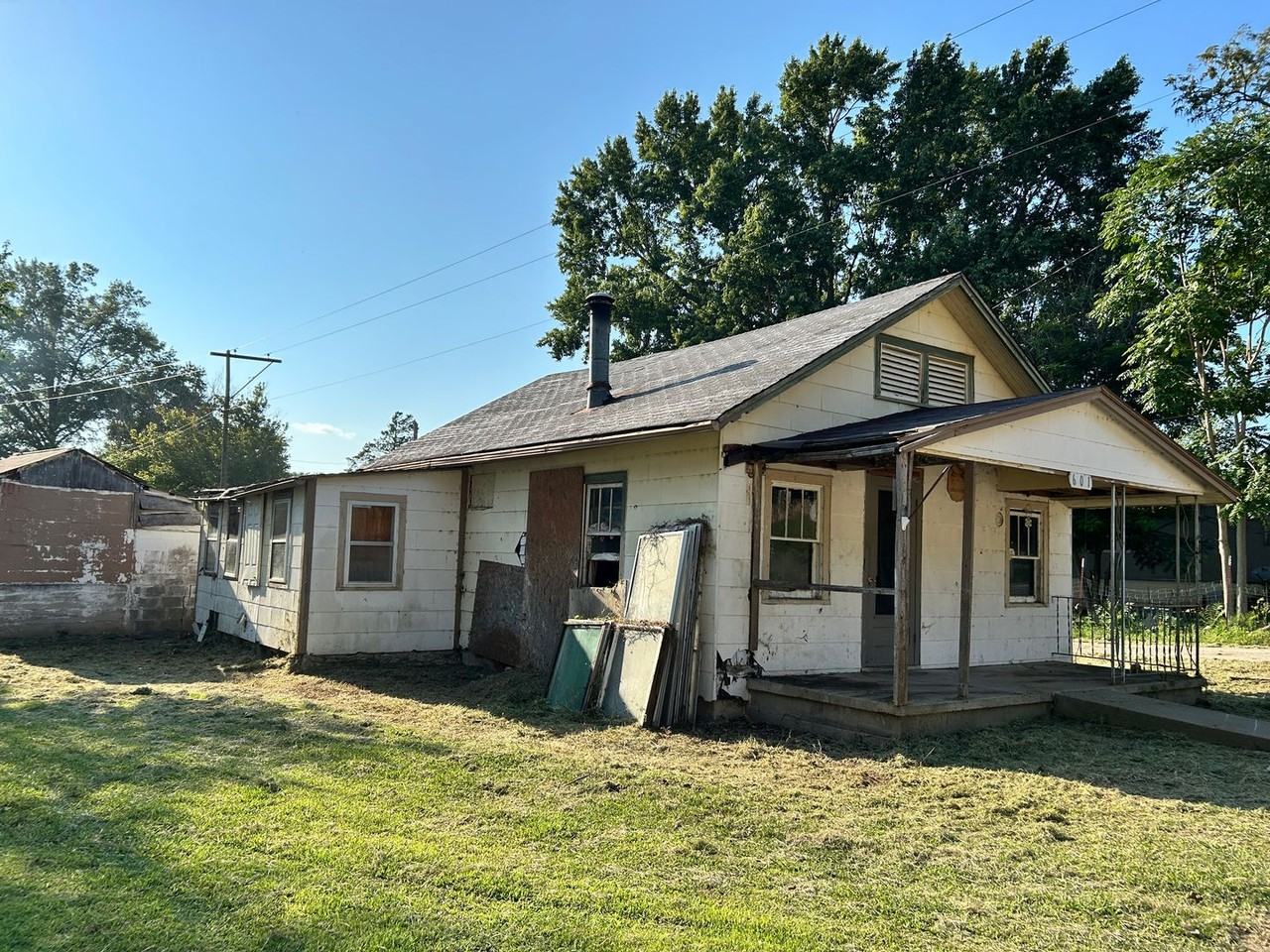 601 S Vine St - Photo 3 of 37