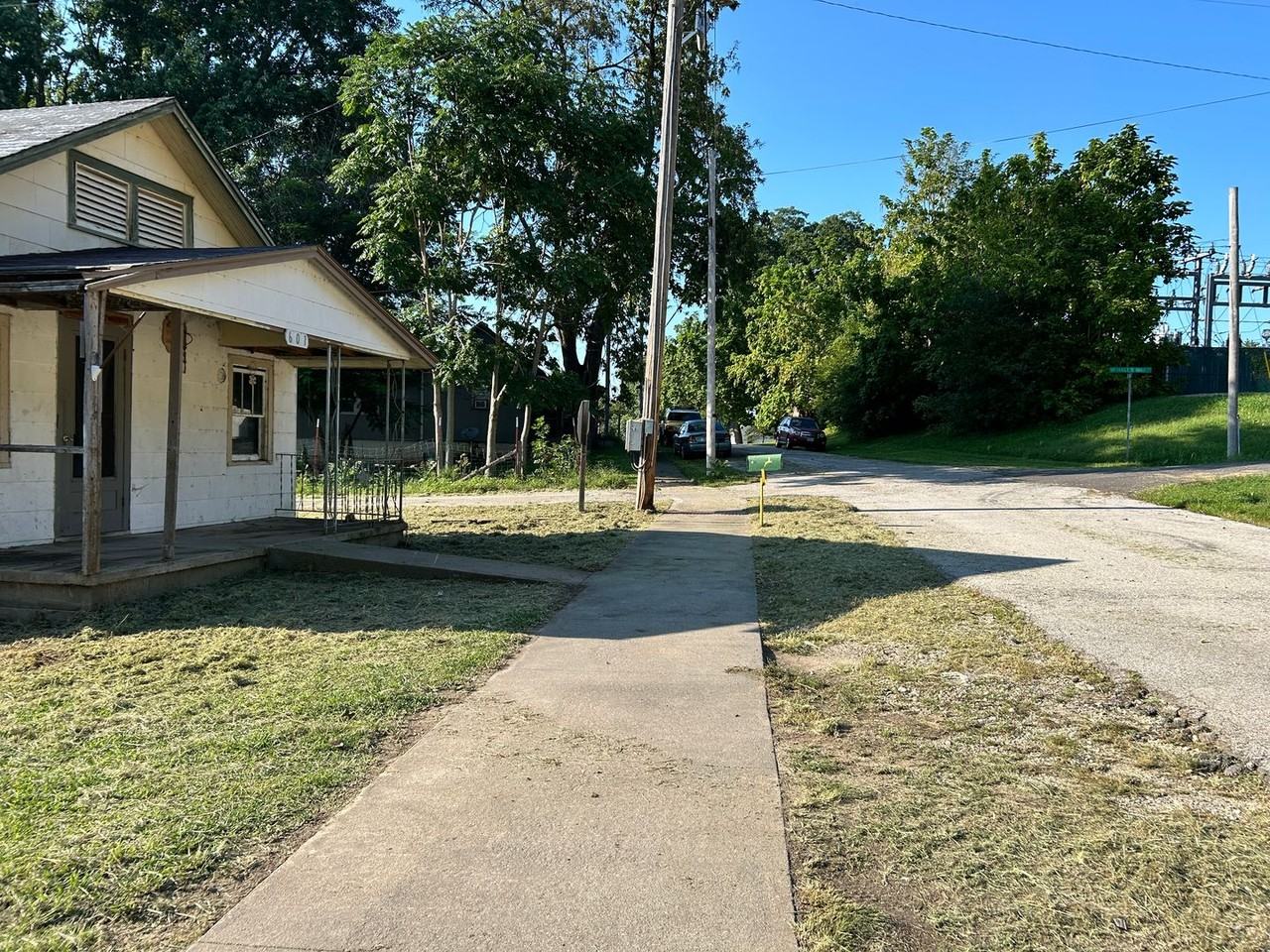601 S Vine St - Photo 4 of 37