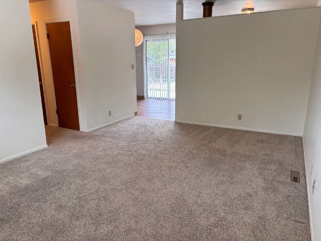 730 34th St - Photo 2 of 18