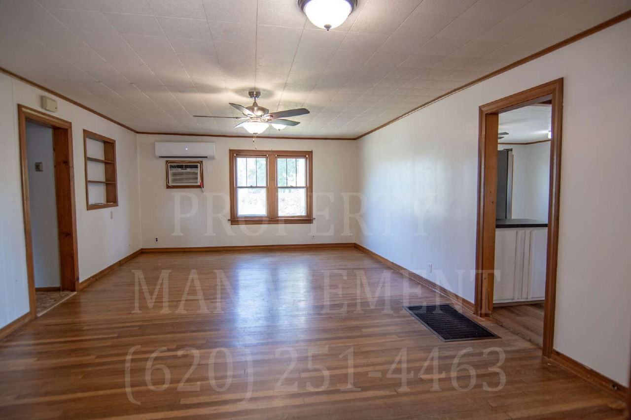514 W New St - Photo 3 of 29