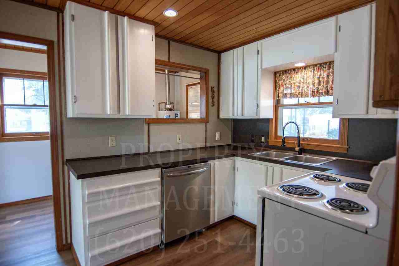 514 W New St - Photo 4 of 29
