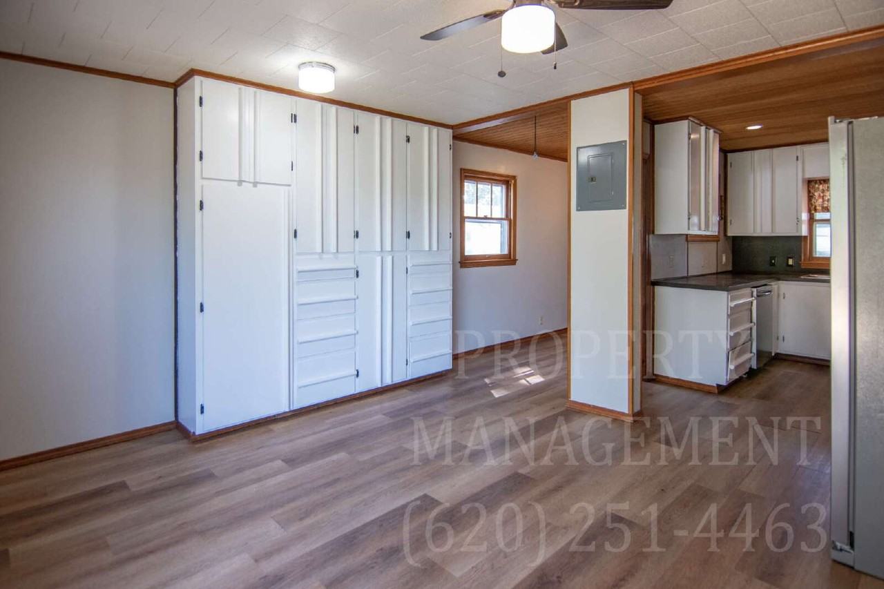 514 W New St - Photo 5 of 29