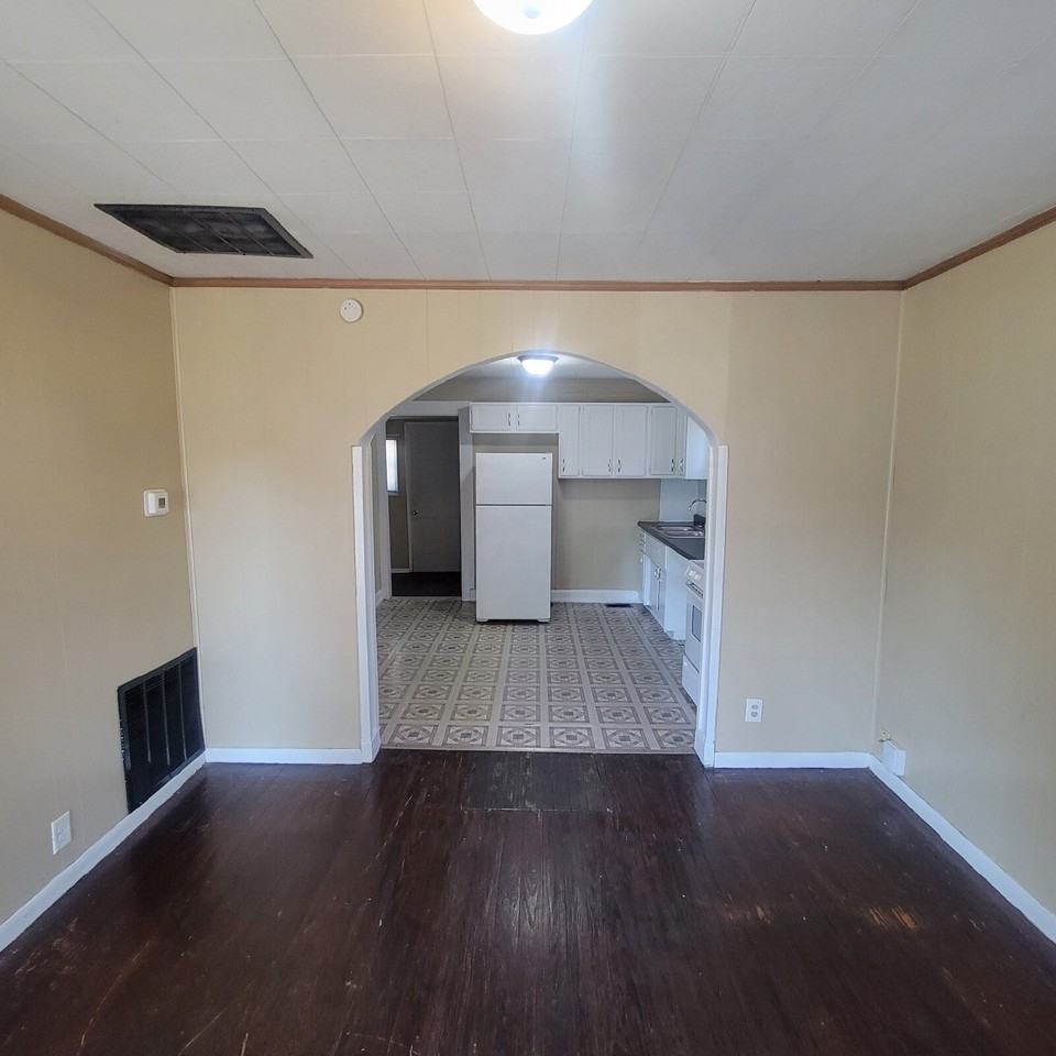 412 S Gerrard Dr - Photo 2 of 7