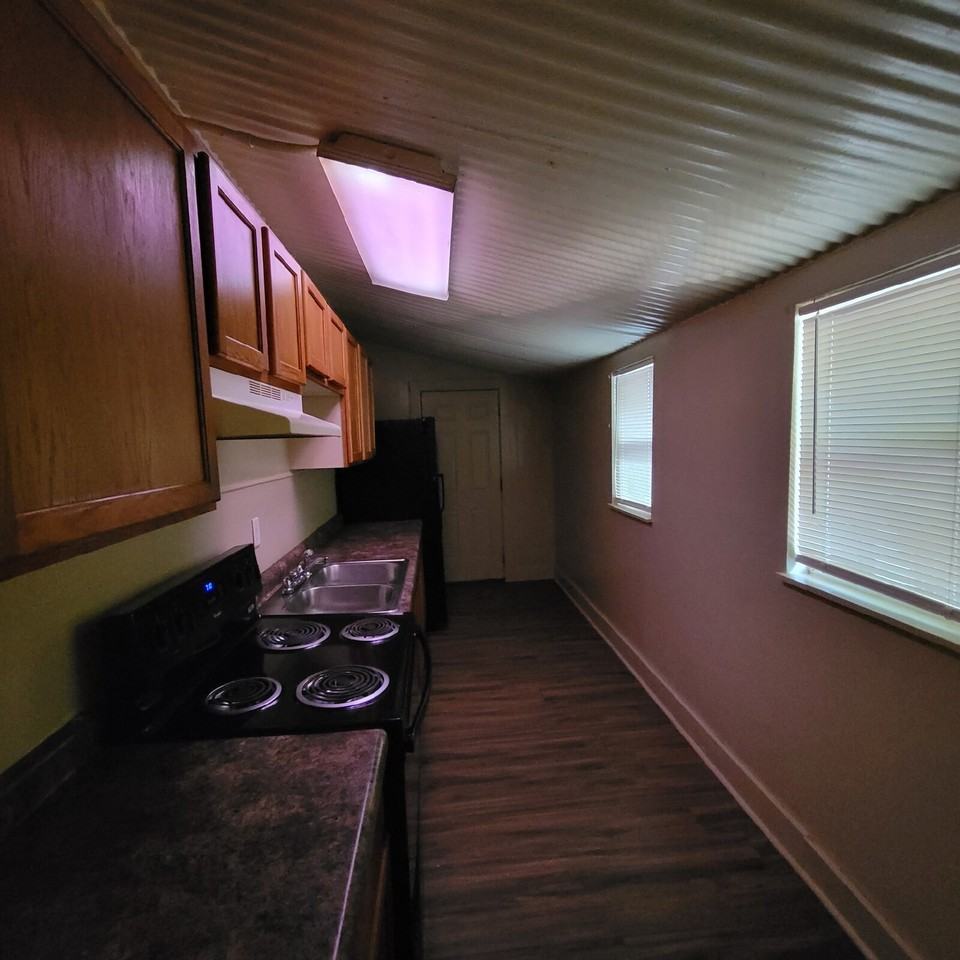 3110 Newton Ave - Photo 4 of 8