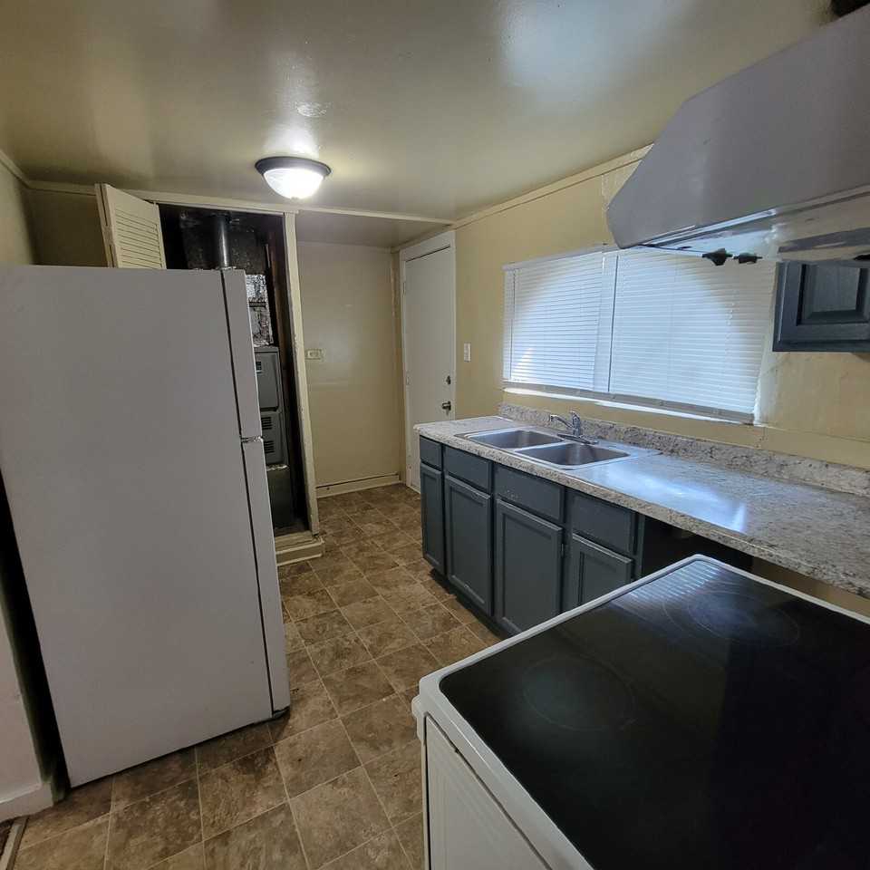 3917 Prospect St - Photo 5 of 8