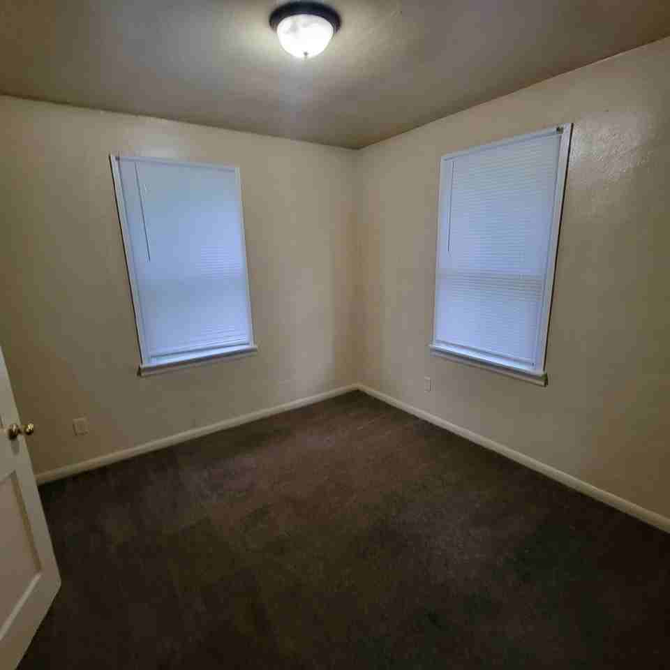 1044 S Warman Ave - Photo 6 of 7