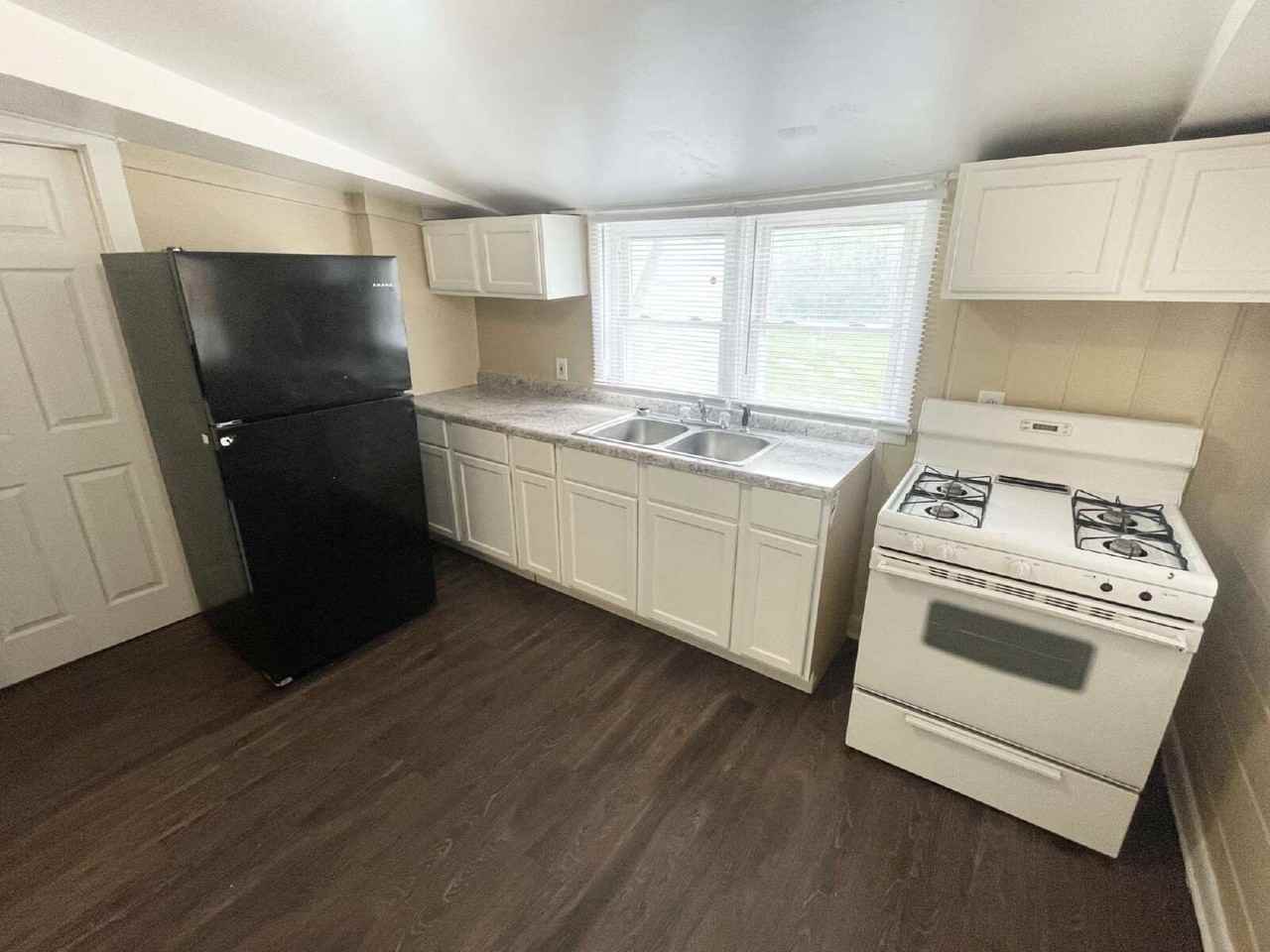 2937 S Mcclure St - Photo 5 of 8