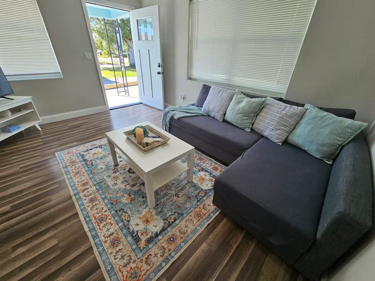 307 S Lincoln Ave - Photo 2 of 11