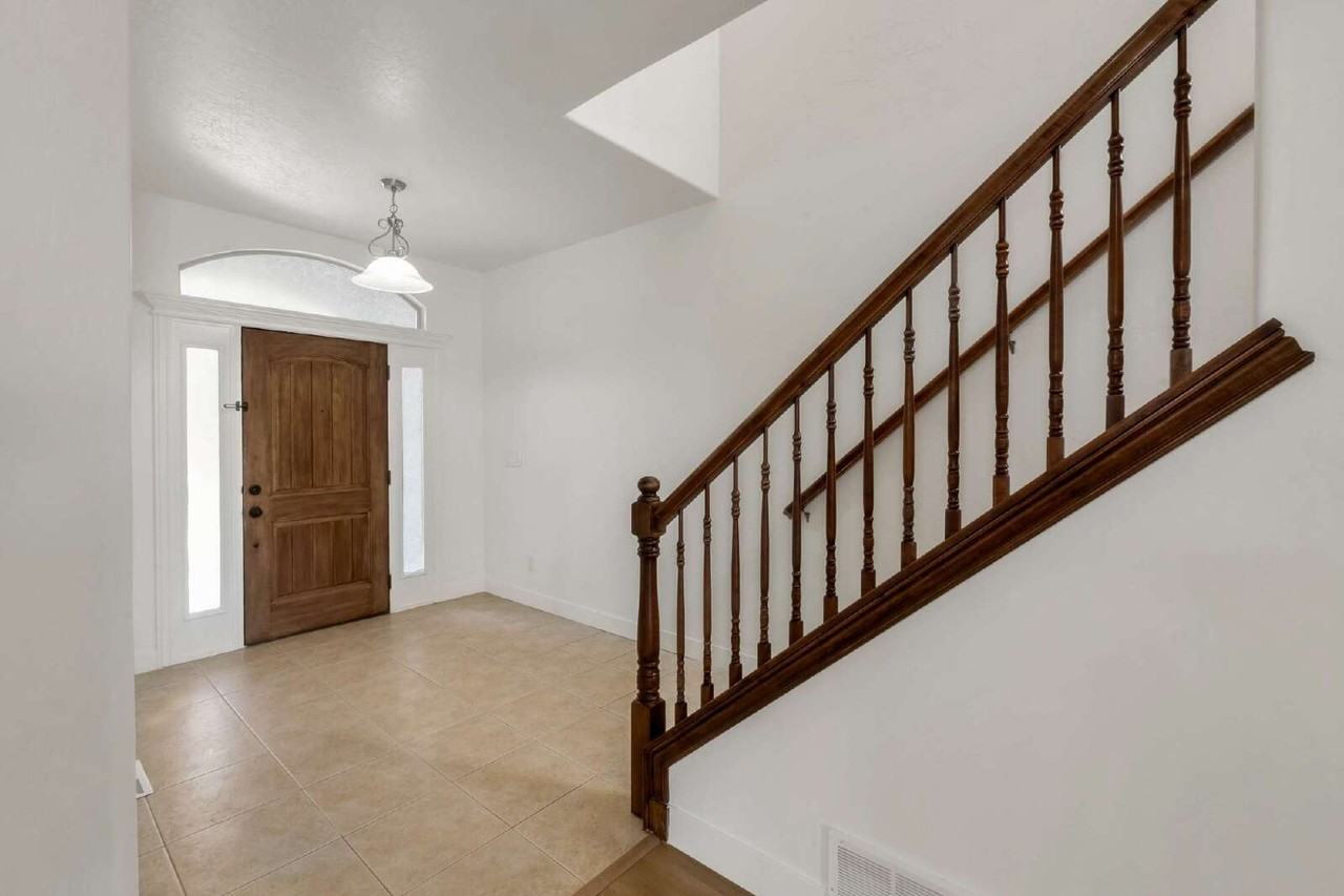 5157 N Fox Hollow Way - Photo 3 of 49