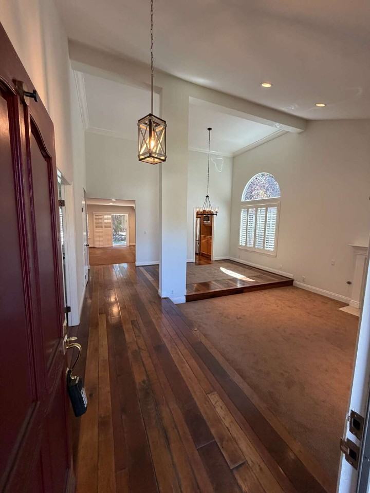 10 Shady Oak Ct - Photo 4 of 33