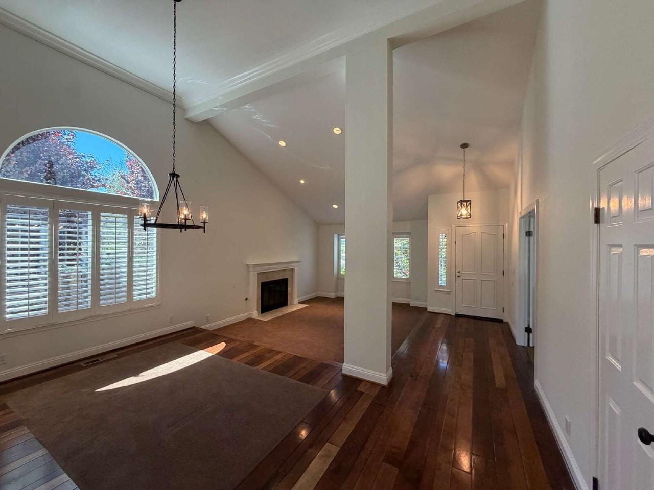 10 Shady Oak Ct - Photo 5 of 33