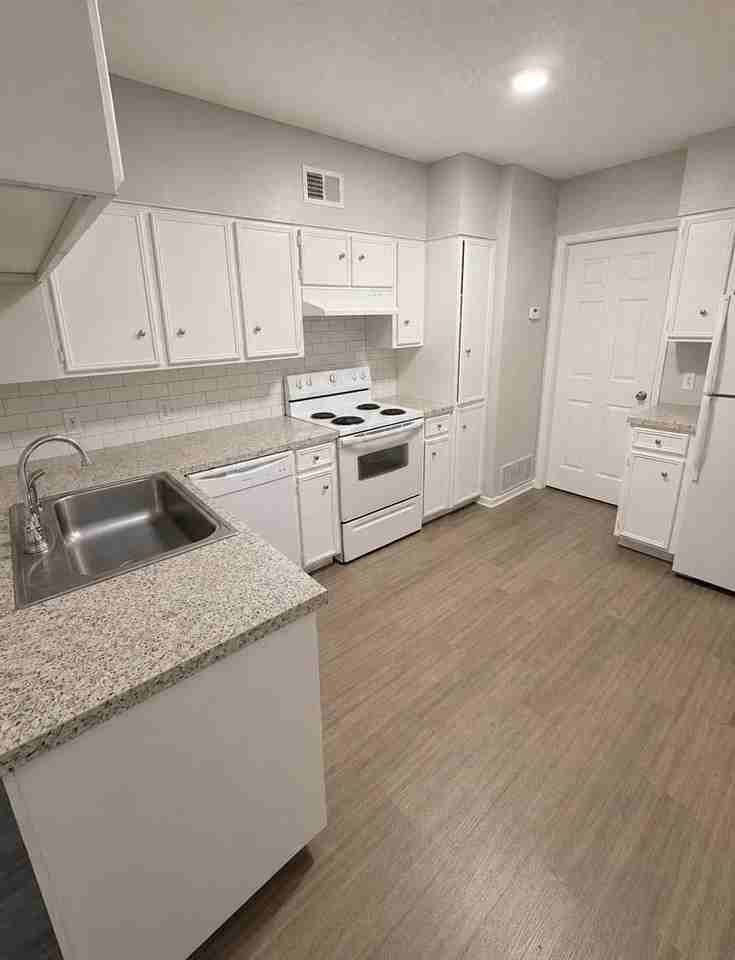 Abilene Central Duplexes - Photo 5 of 5
