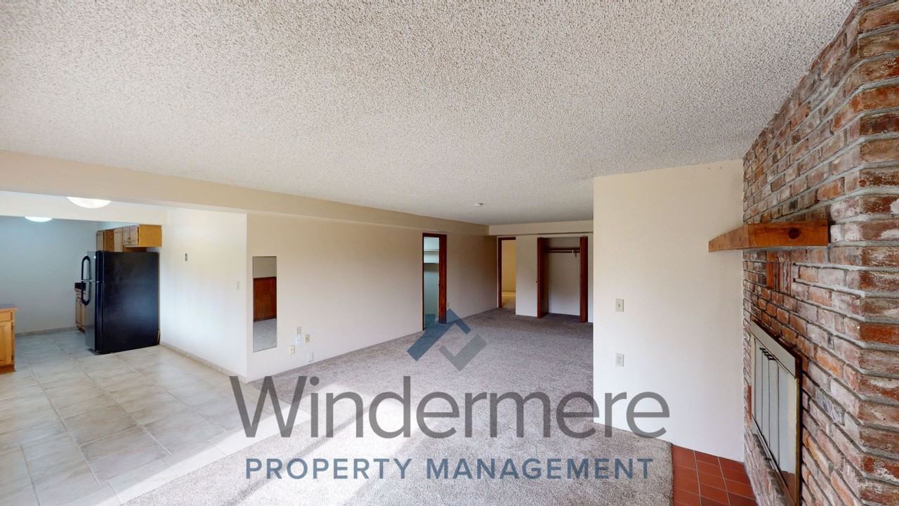 763 1/2 Village Way - Photo 6 of 23