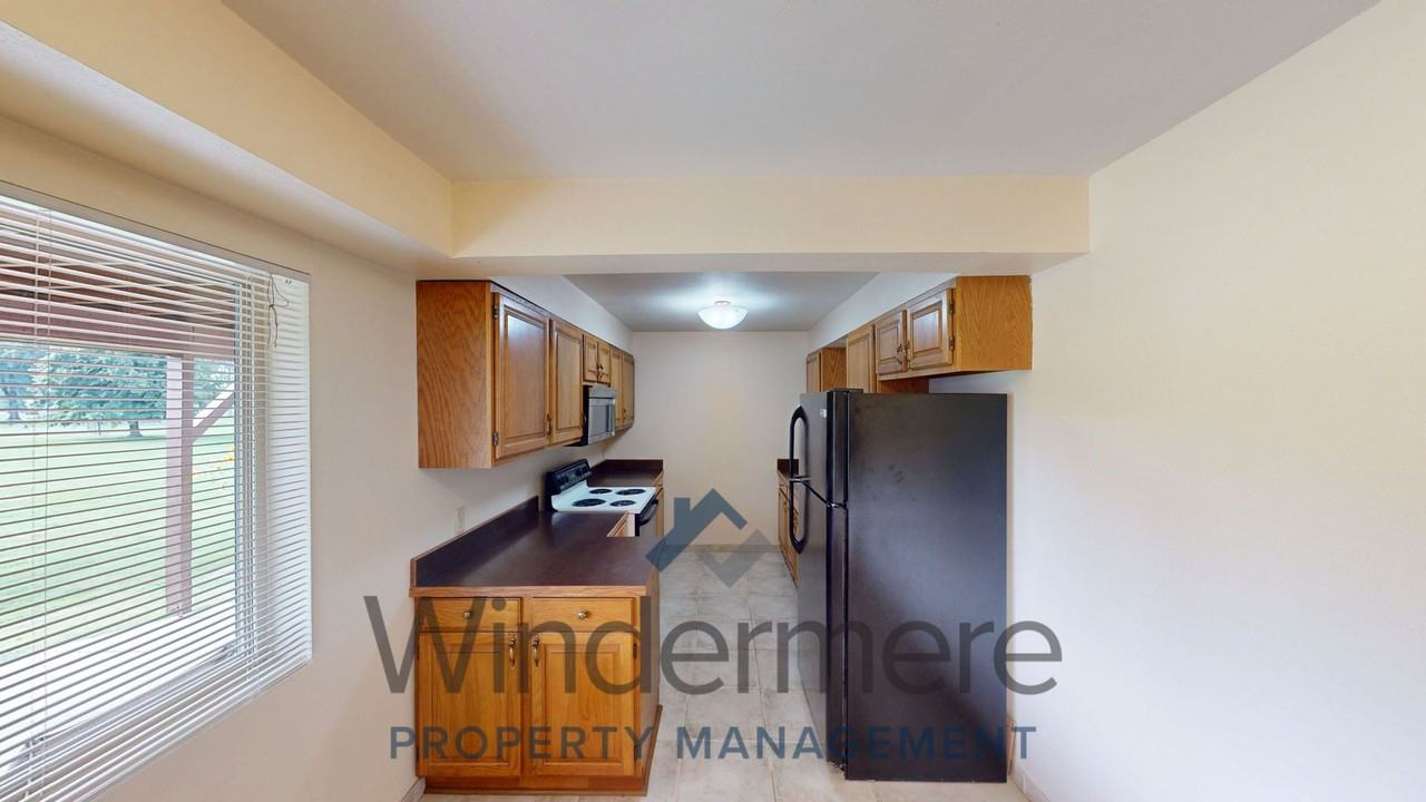 763 1/2 Village Way - Photo 7 of 23