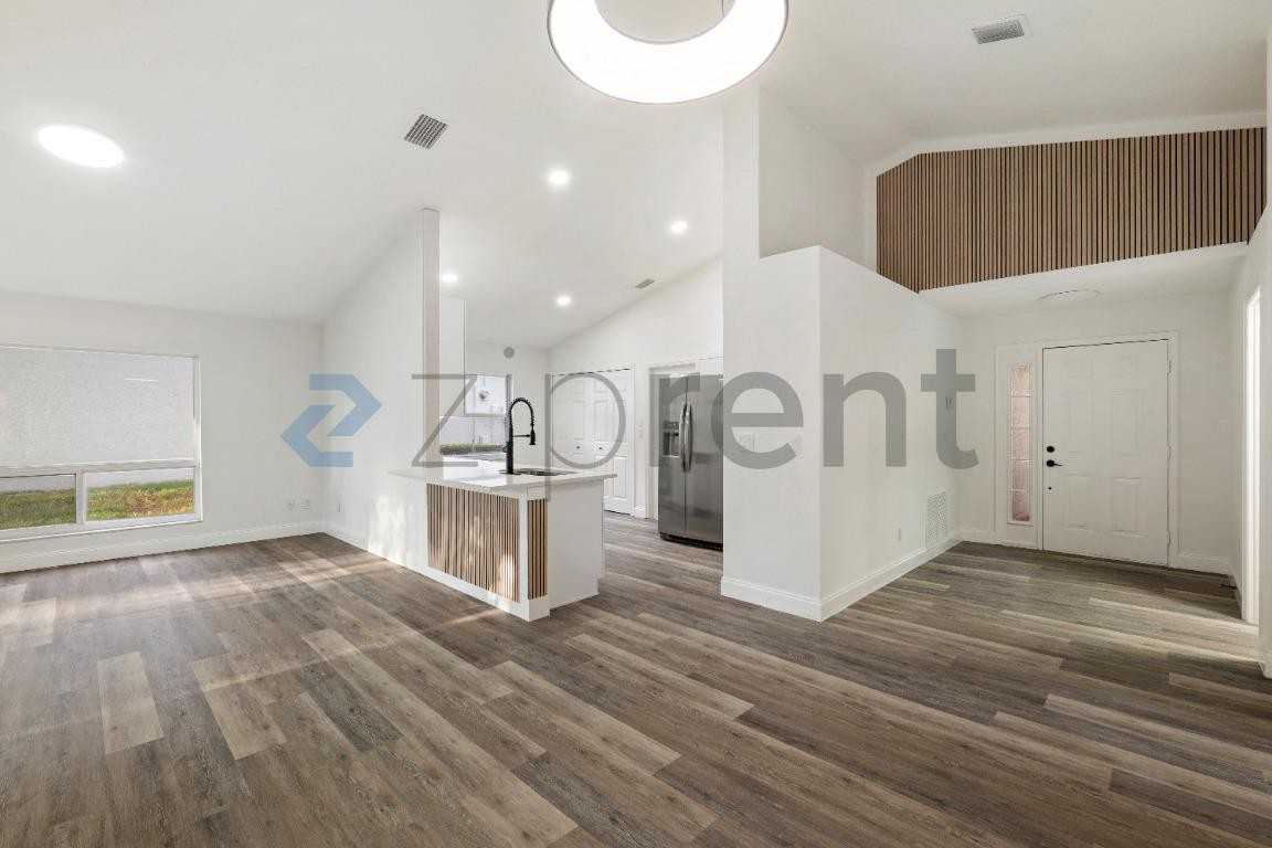 3656 Eversholt St - Photo 5 of 29