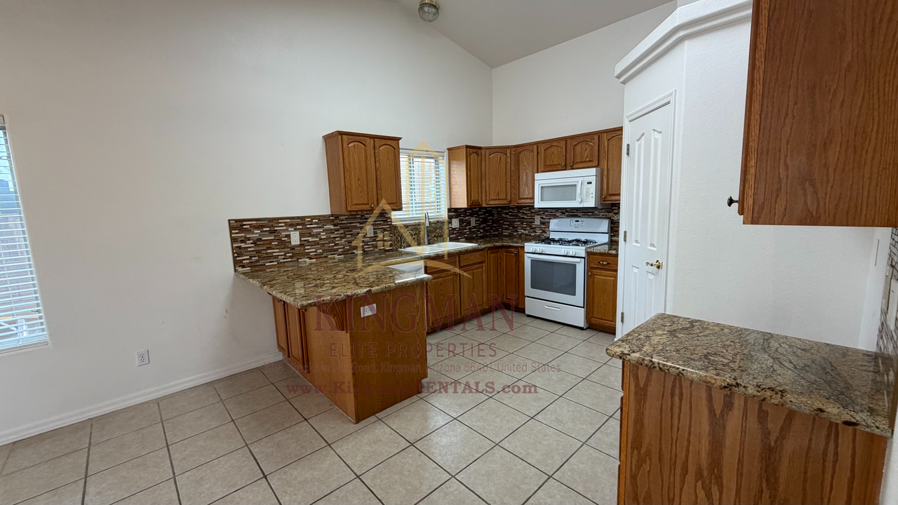 5001 College Trails Dr - Photo 7 of 19