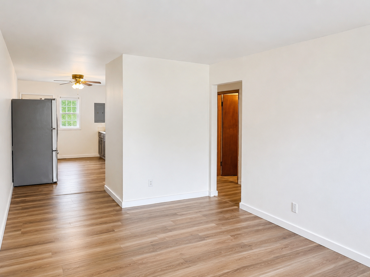 902 902 - 904 Fairlawn Cir - Photo 3 of 21