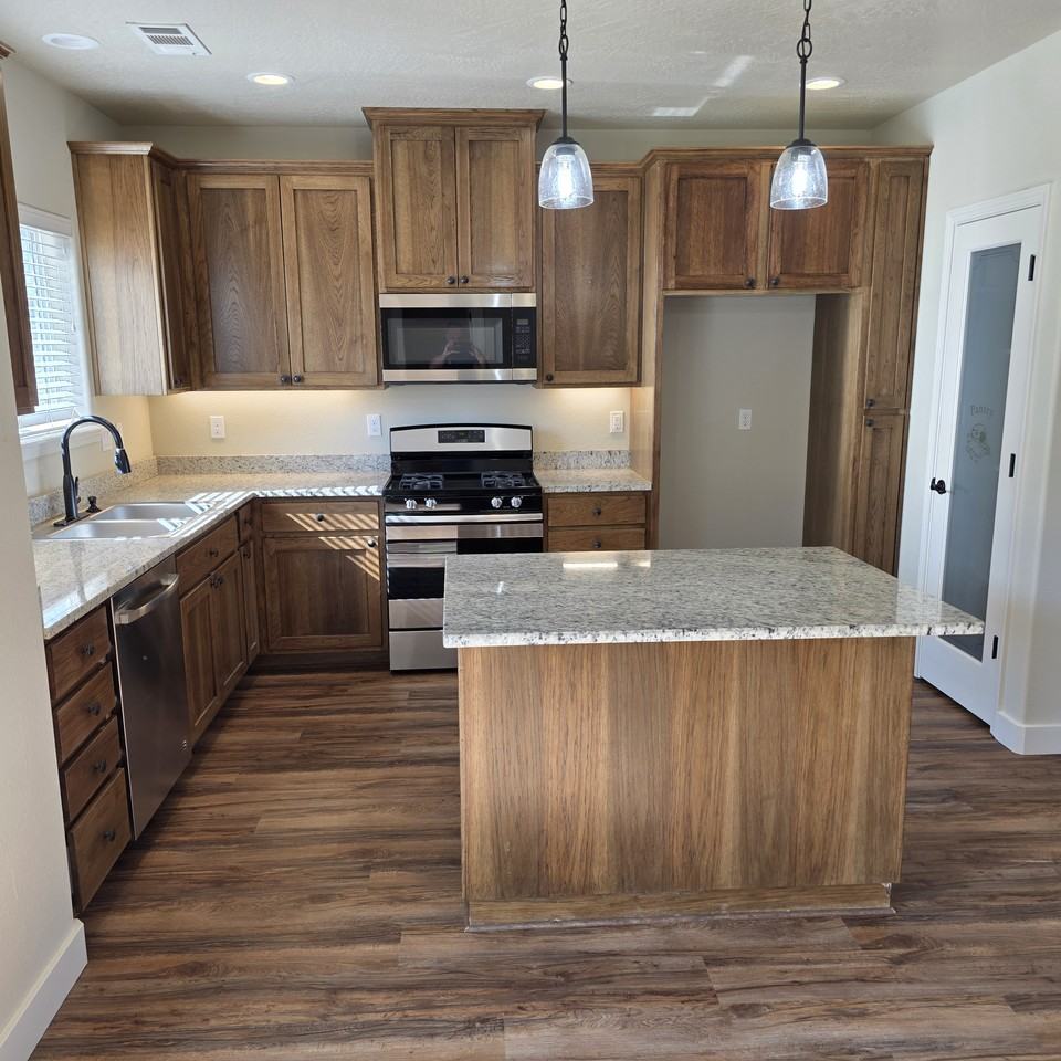 918 Sw Blackberry Ln #NA - Photo 3 of 16