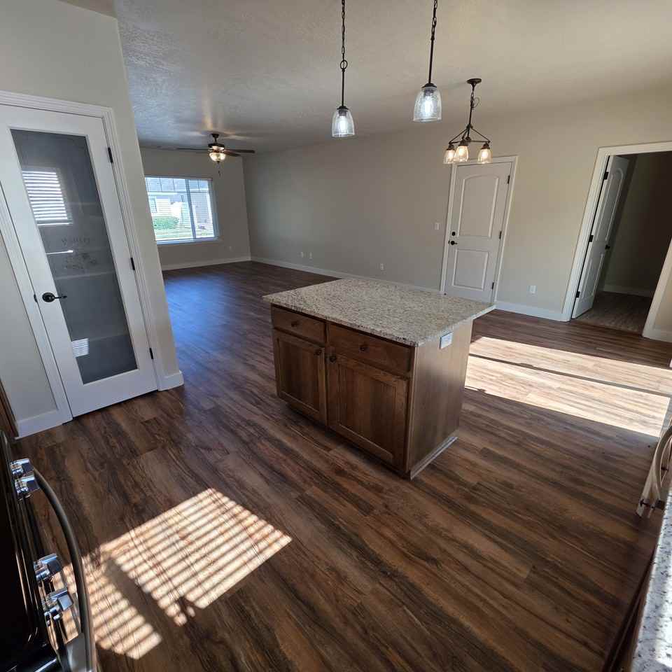918 Sw Blackberry Ln #NA - Photo 4 of 16