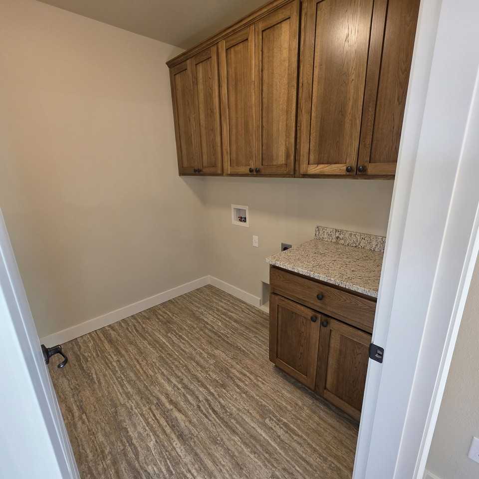 918 Sw Blackberry Ln #NA - Photo 6 of 16