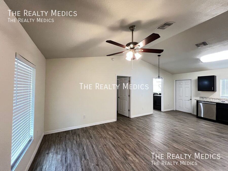 5726 Nw 3rd St - Photo 2 of 18