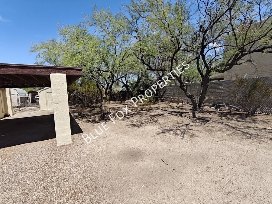 275 E Norma Ln - Photo 6 of 41