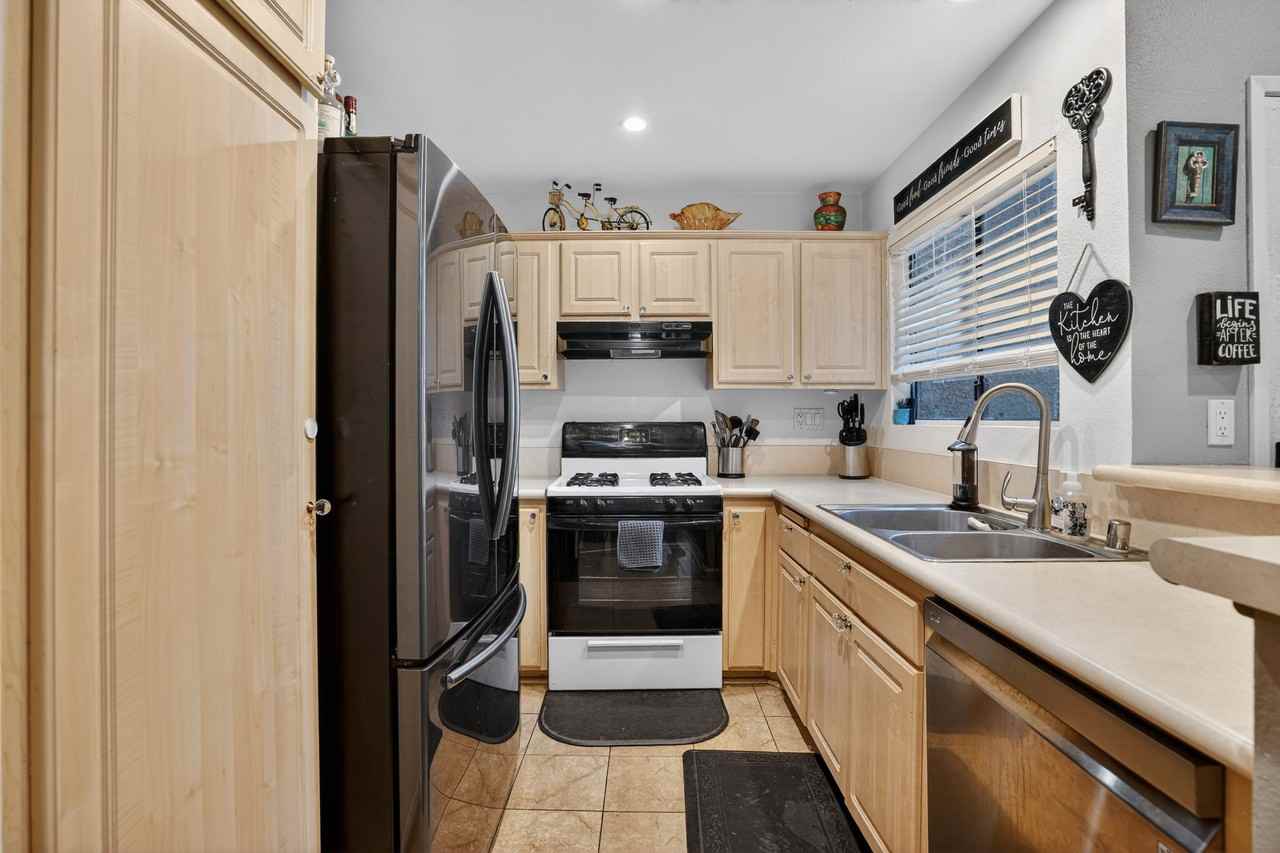 2381 Archwood Ln #184 - Photo 4 of 20