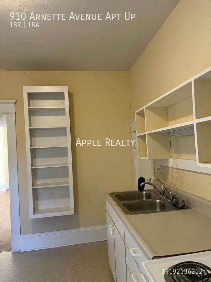 910 Arnette Ave Apt Up - Photo 4 of 10