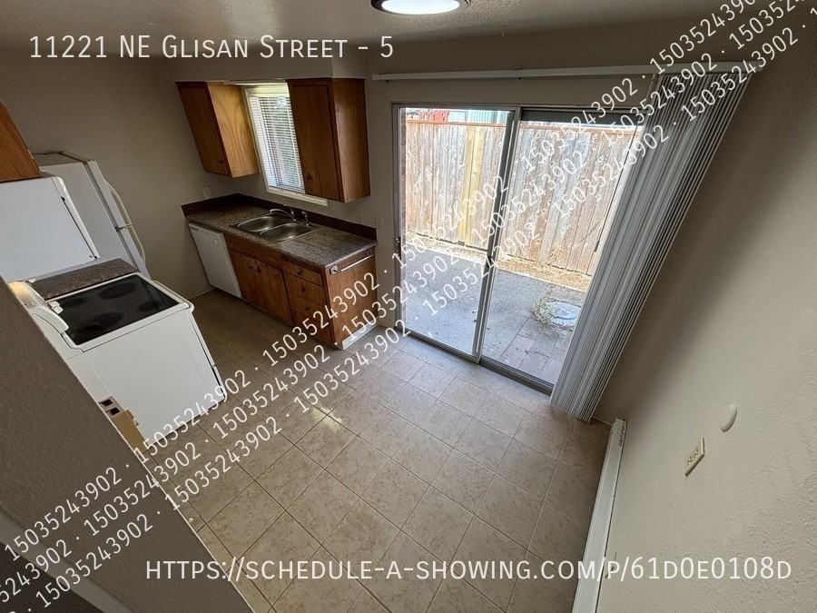 11221 Ne Glisan St #5 - Photo 6 of 11