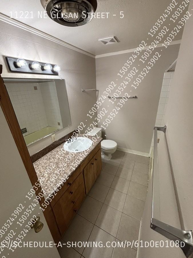 11221 Ne Glisan St #5 - Photo 7 of 11